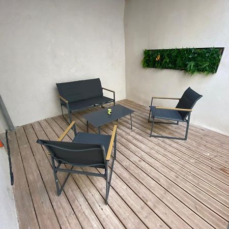 Logement Tout Equipe Layrac Exterior foto