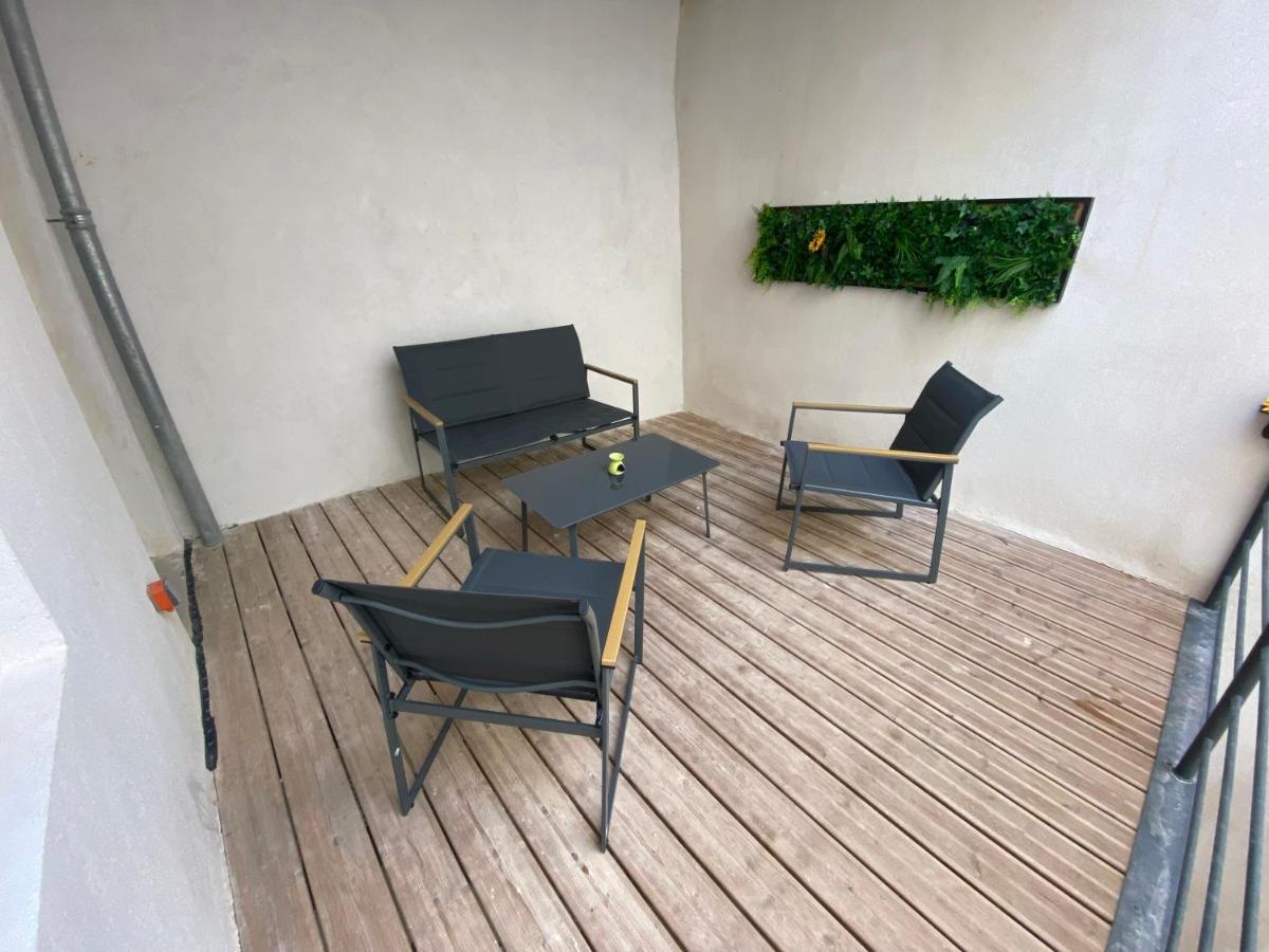 Logement Tout Equipe Layrac Exterior foto